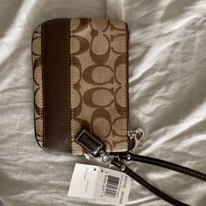 NWT COACH Wristlet